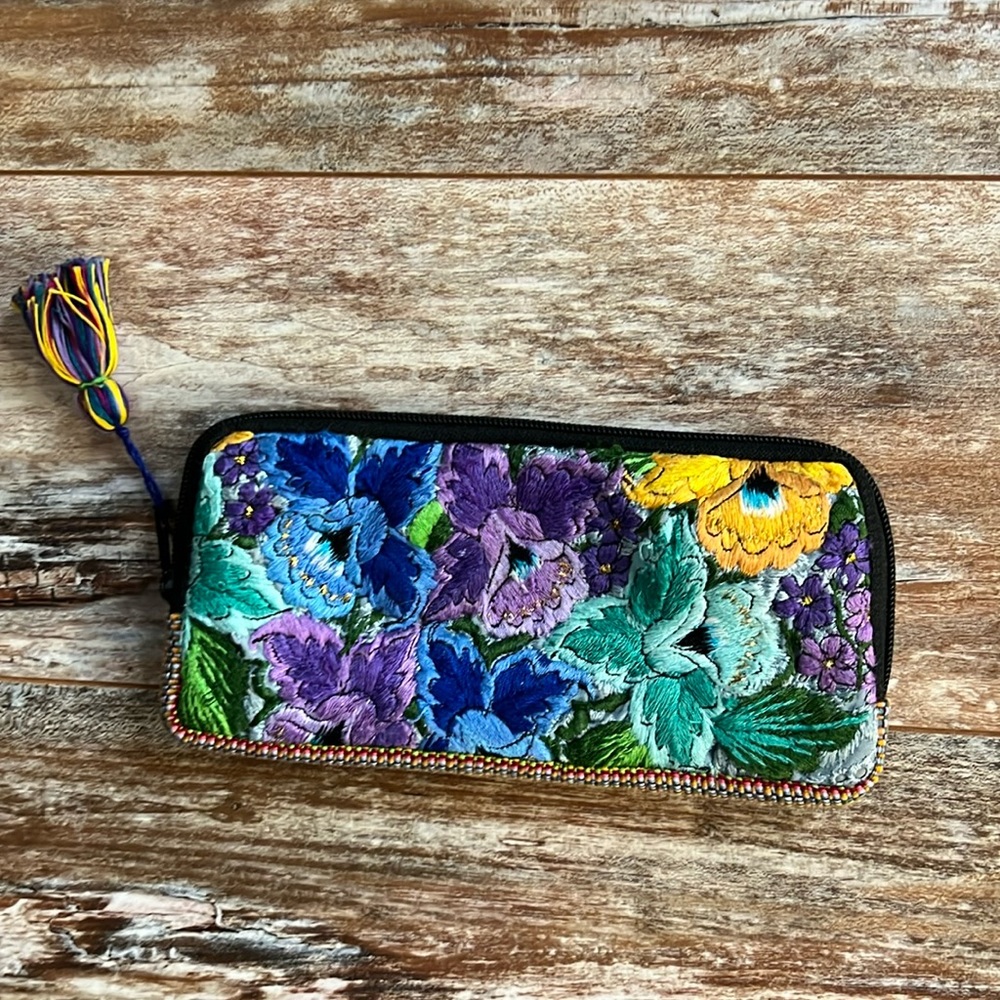 Lumily Zippered Embroidered Wallet